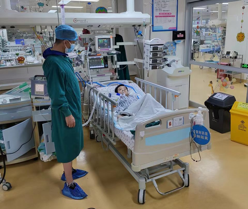 龙里县跨省救护车出租公司