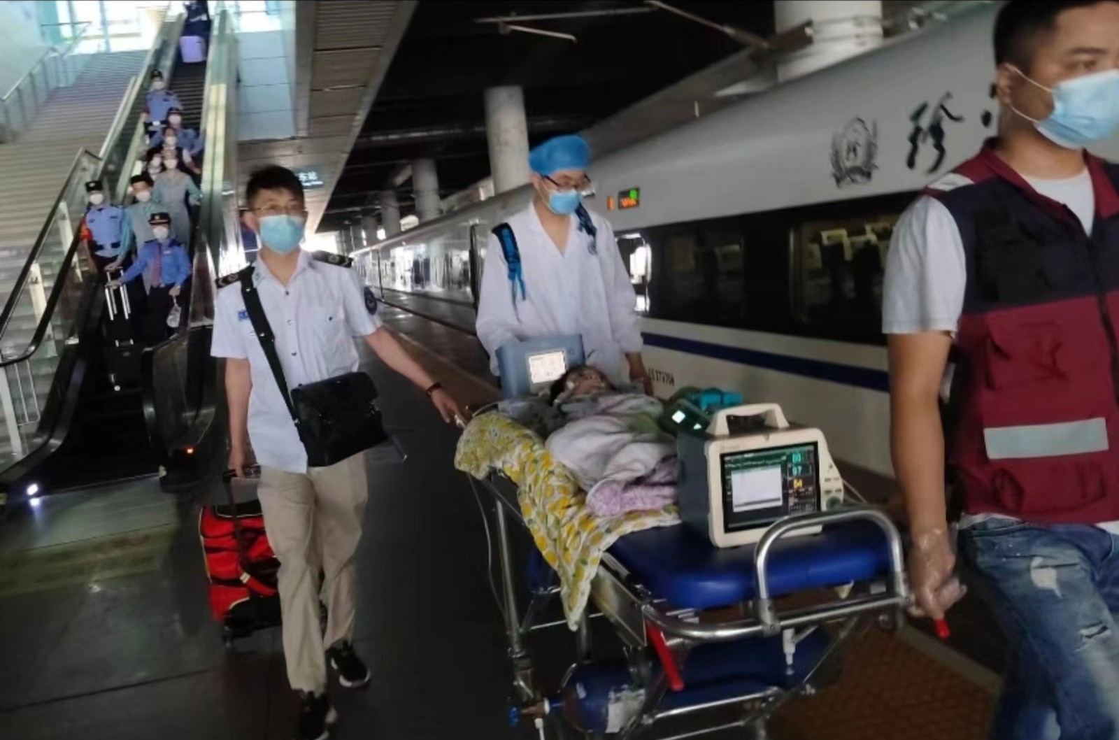 龙里县高铁转运公司